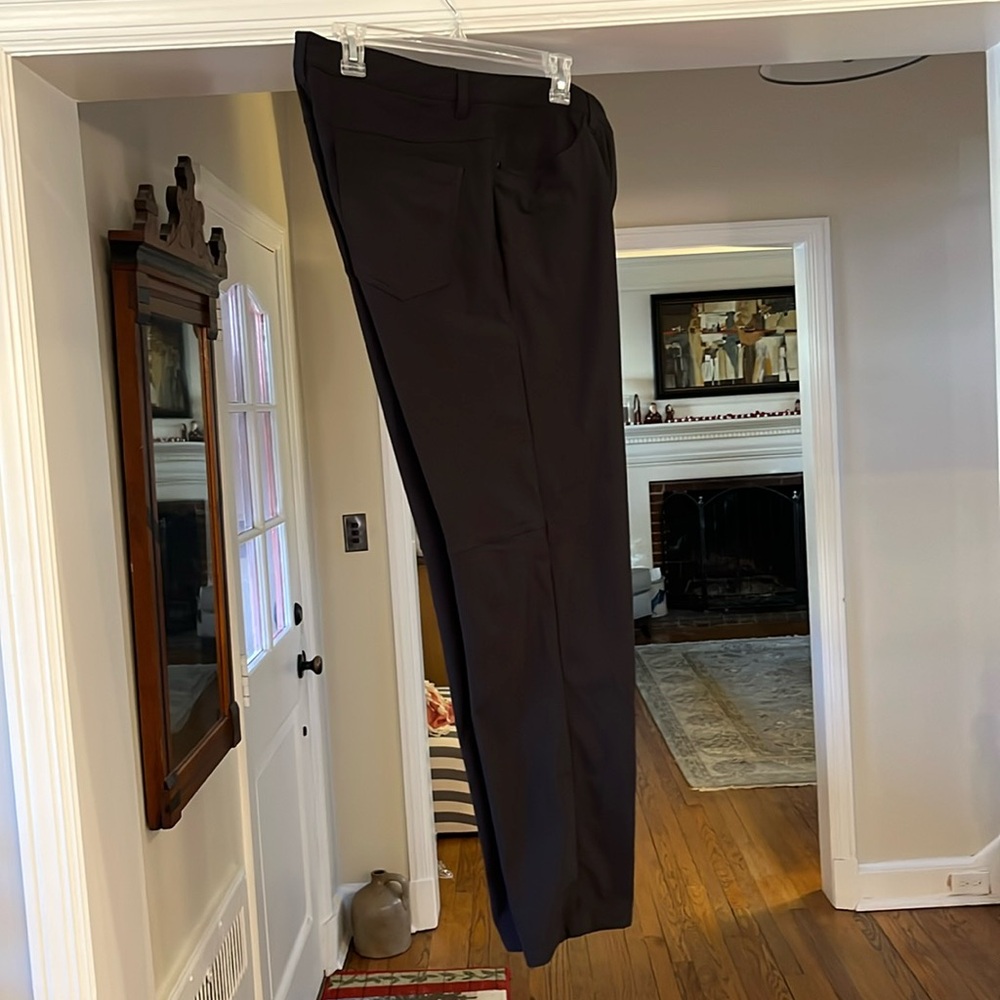 Lululemin joggers, 36x33, black